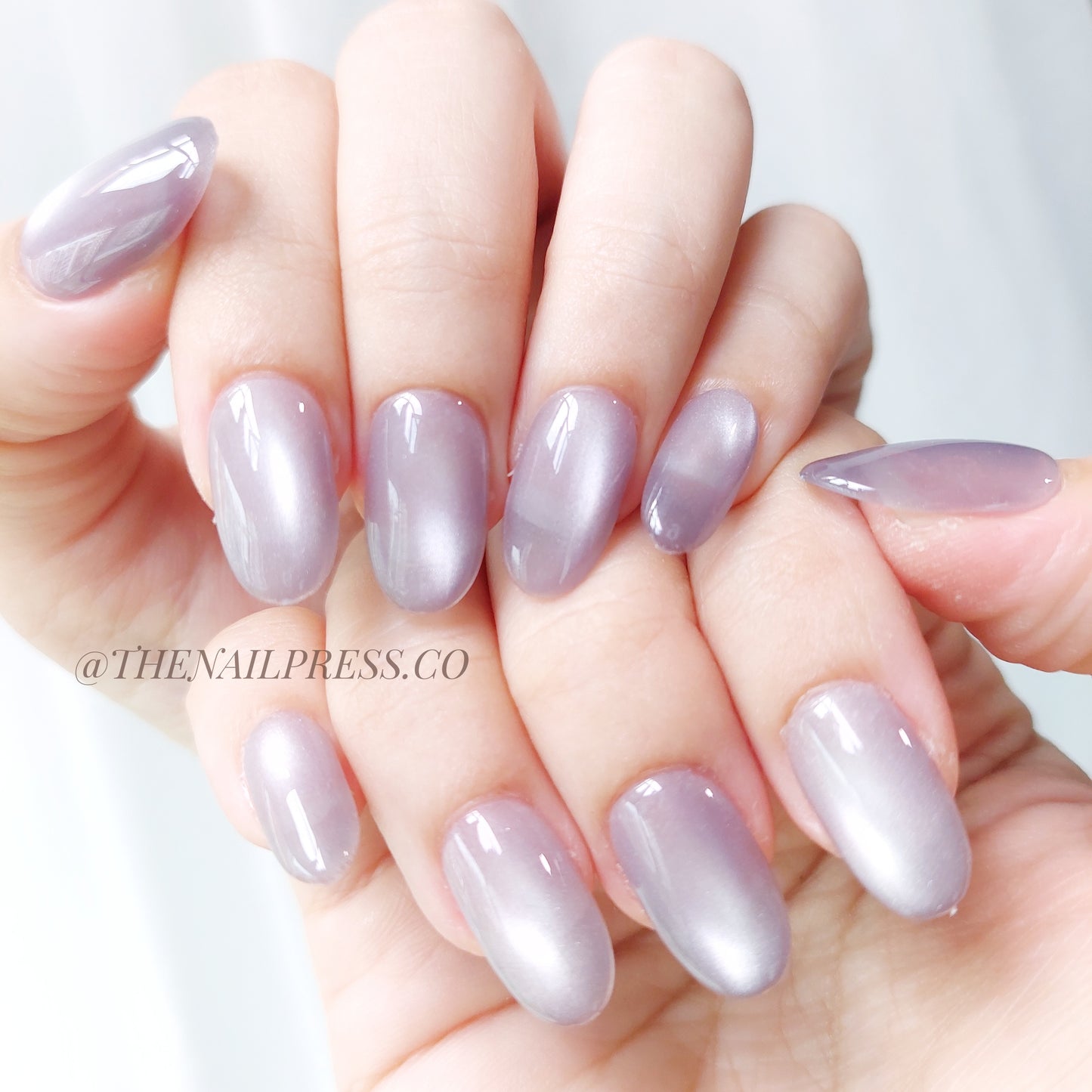 Lavender Smoke Cat-Eye – Medium Oval Rounded 19mm