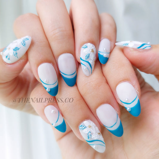 Blue Silk Embroidery – Short Almond 20mm