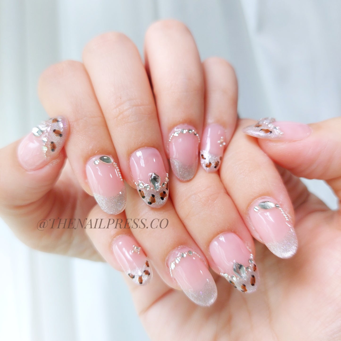 Leopard Glam – Medium Rounded 19mm