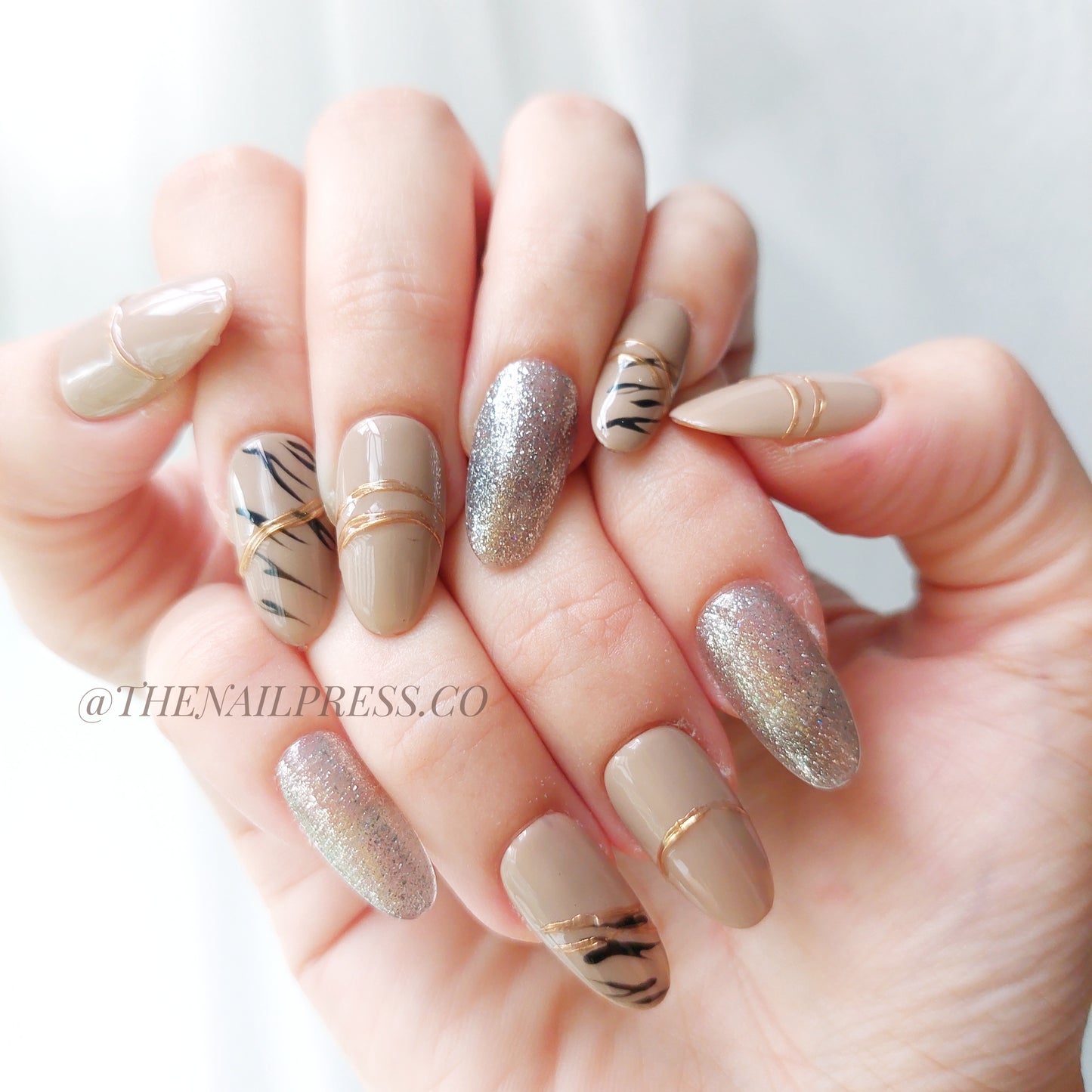 Striped Luxe Beauty – Short Oval 21mm