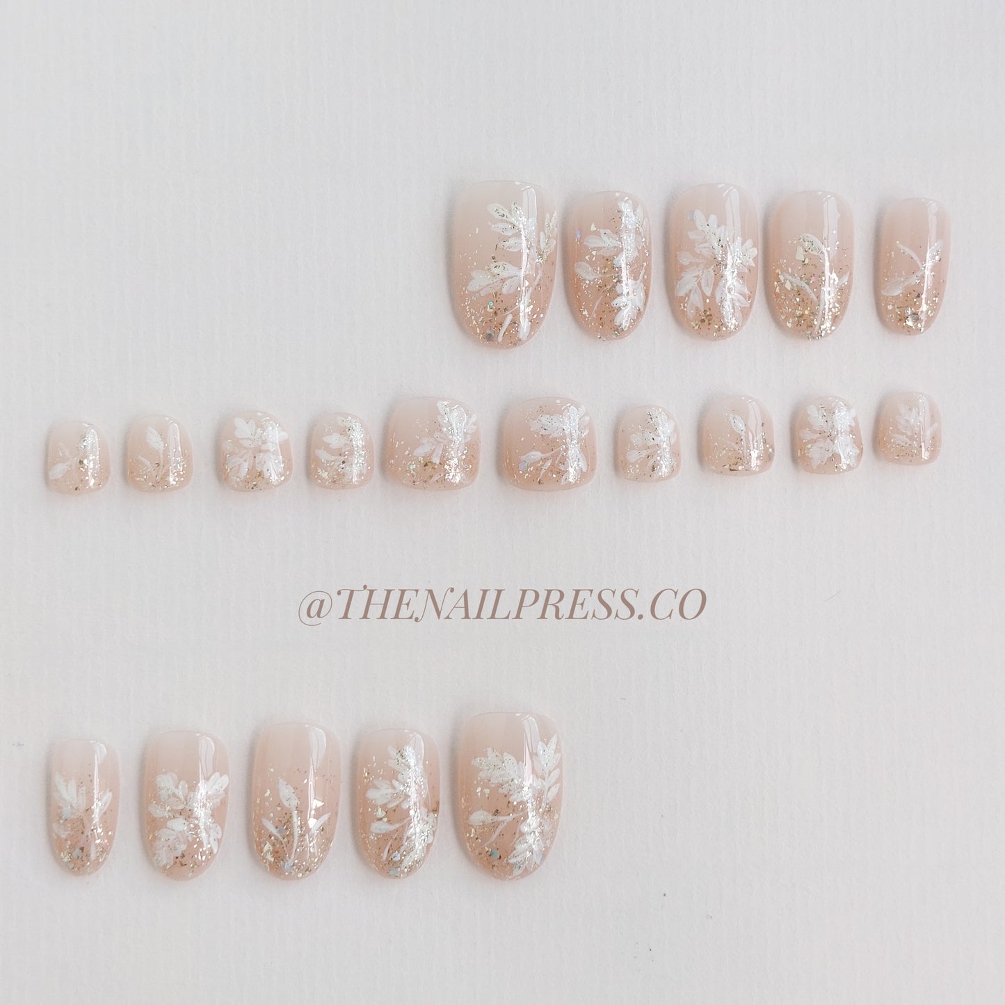 Shimmering Foliage – Kids Nails | Medium Rounded 19mm