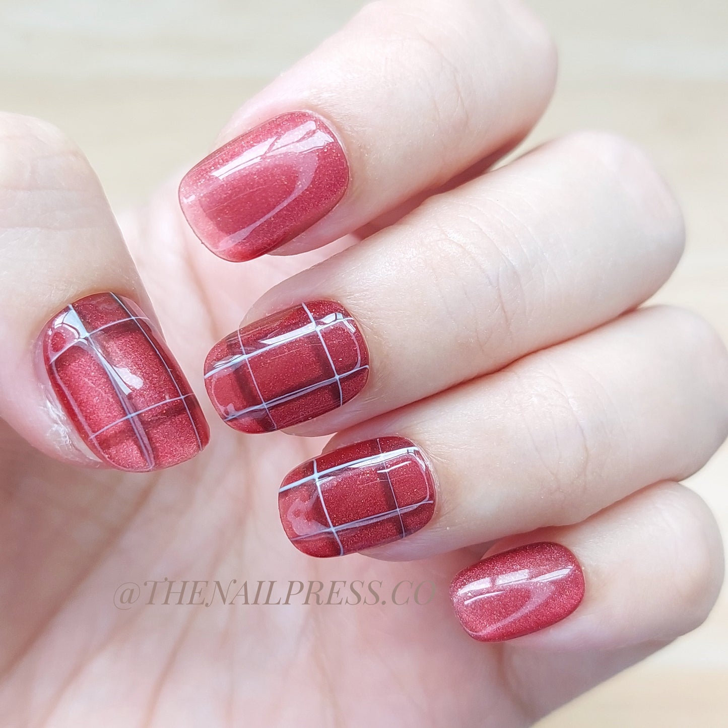 Plaid Affair – Short Squoval 16mm