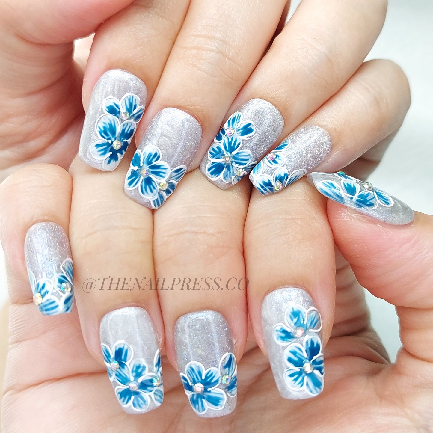 Blossoms in Mist – Medium Square 19mm