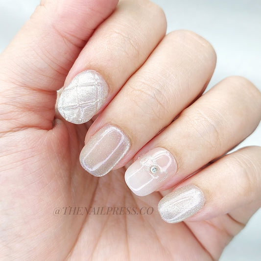 Glittering Grace – Short Squoval 16mm