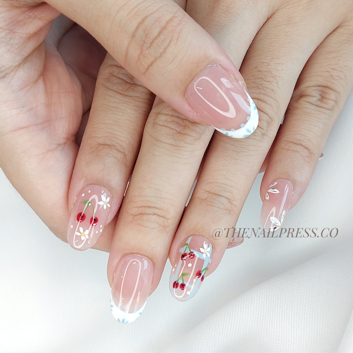 Petit Cherry – Medium Oval Rounded 19mm