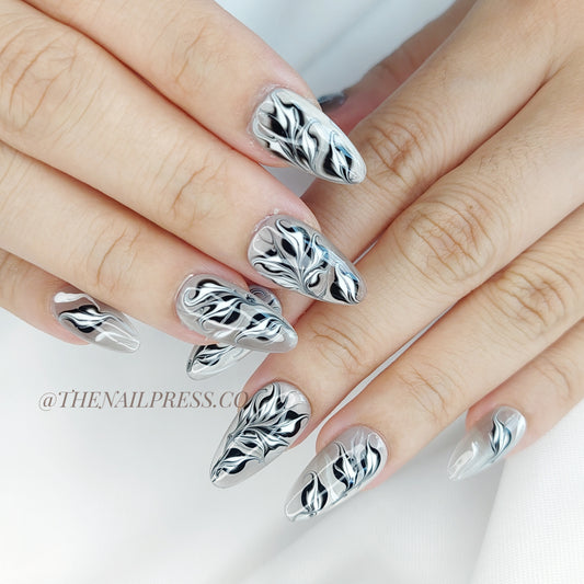 Monochrome Bloom – Short Almond 22mm