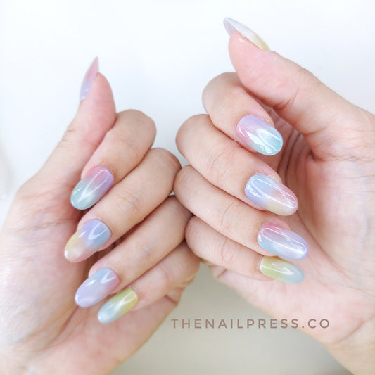 Dreamy Rainbow – Medium Oval Rounded 19mm