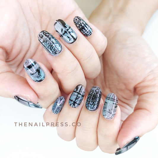 Moonlit Window – Medium Oval Rounded 19mm