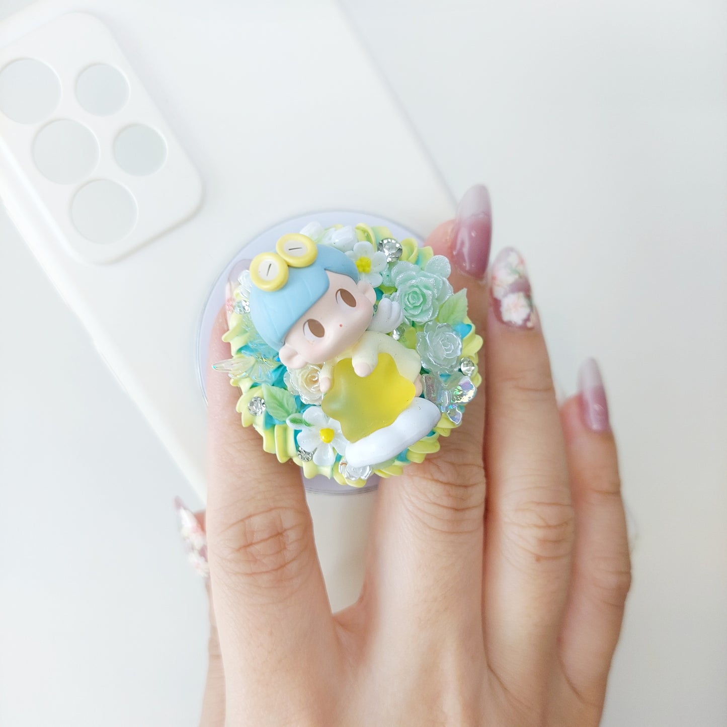 Pop Socket | Lilios – Lighting the Night Sky Series