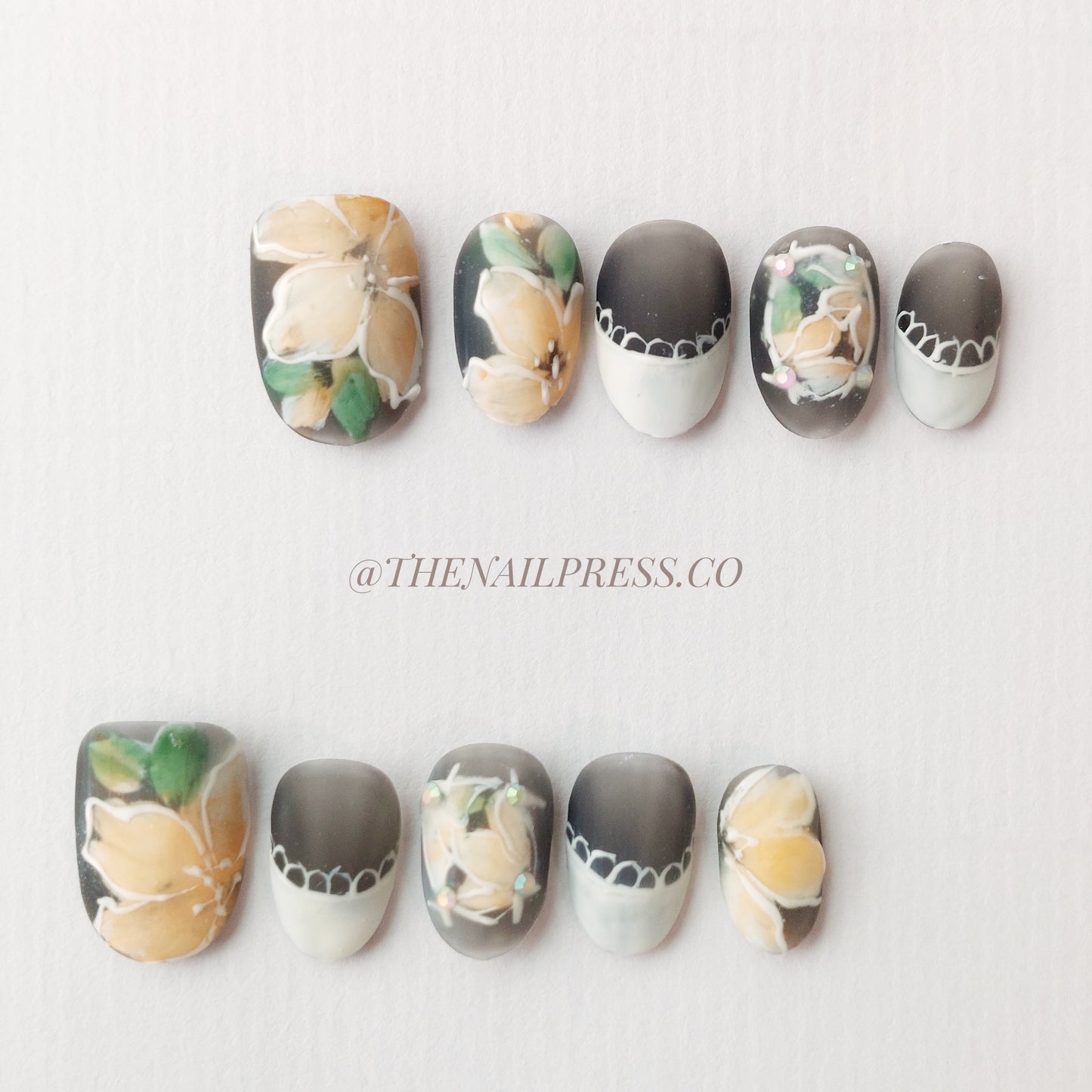 Floral Lace Artistry – Short Rounded 17mm