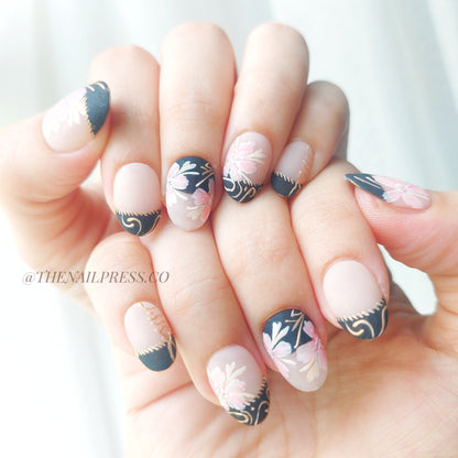 Velvet Floral – Short Rounded 17mm