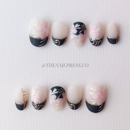 Velvet Floral – Short Rounded 17mm