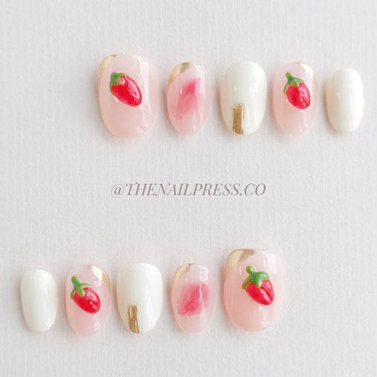 Blushing Strawberry Dreams – Short Rounded 17mm