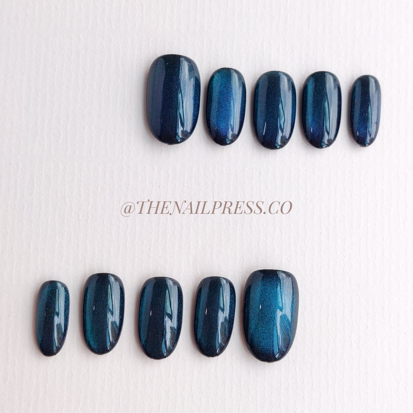 Galaxy Glow Cat-Eye – Medium Oval Rounded 19mm | Short Rounded 17mm