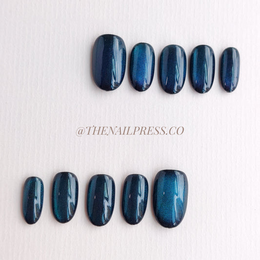 Galaxy Glow Cat-Eye – Medium Oval Rounded 19mm | Short Rounded 17mm