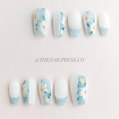 Daisy Sky Dreams – Short Coffin 20mm