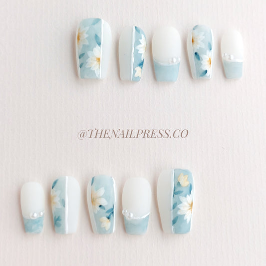 Daisy Sky Dreams – Short Coffin 20mm