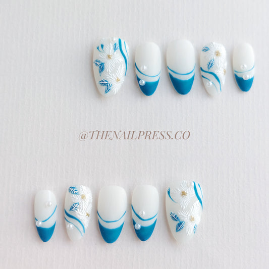 Blue Silk Embroidery – Short Almond 20mm