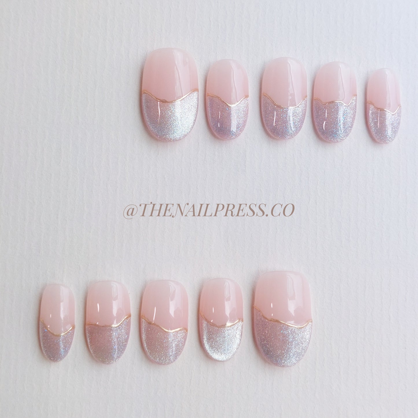 Iridescent Lilac Tips – Medium Oval Rounded 19mm