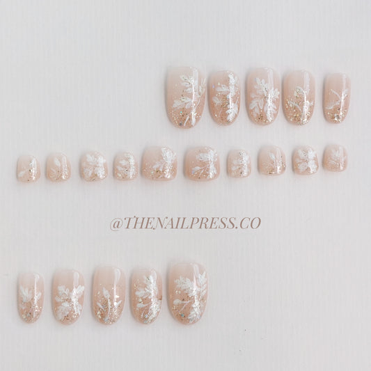 Shimmering Foliage – Kids Nails | Medium Rounded 19mm