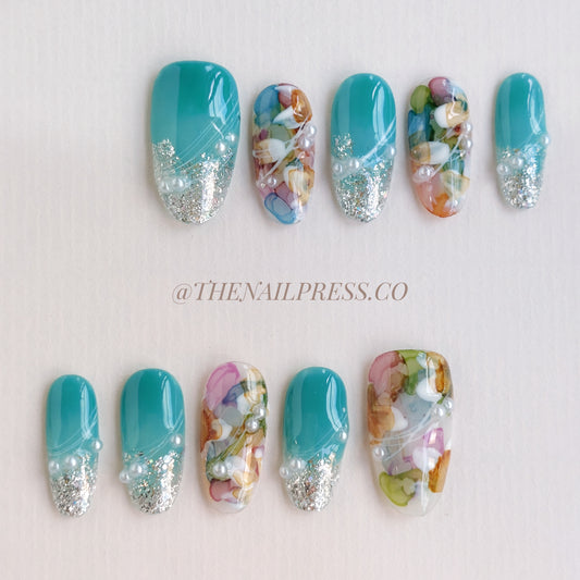 Dazzling Dreamscape – Medium Oval 24mm