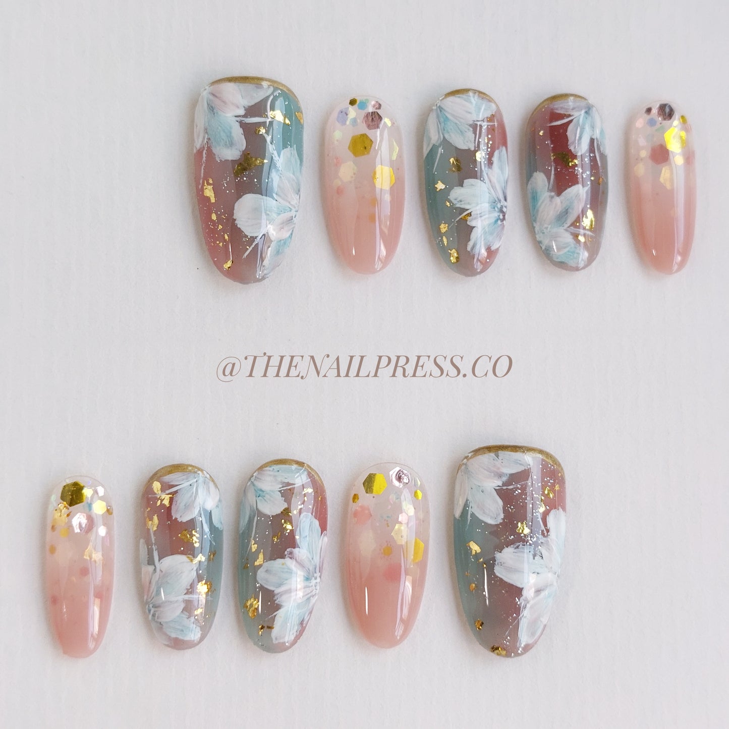 Gleaming Petal Horizon – Medium Oval 24mm