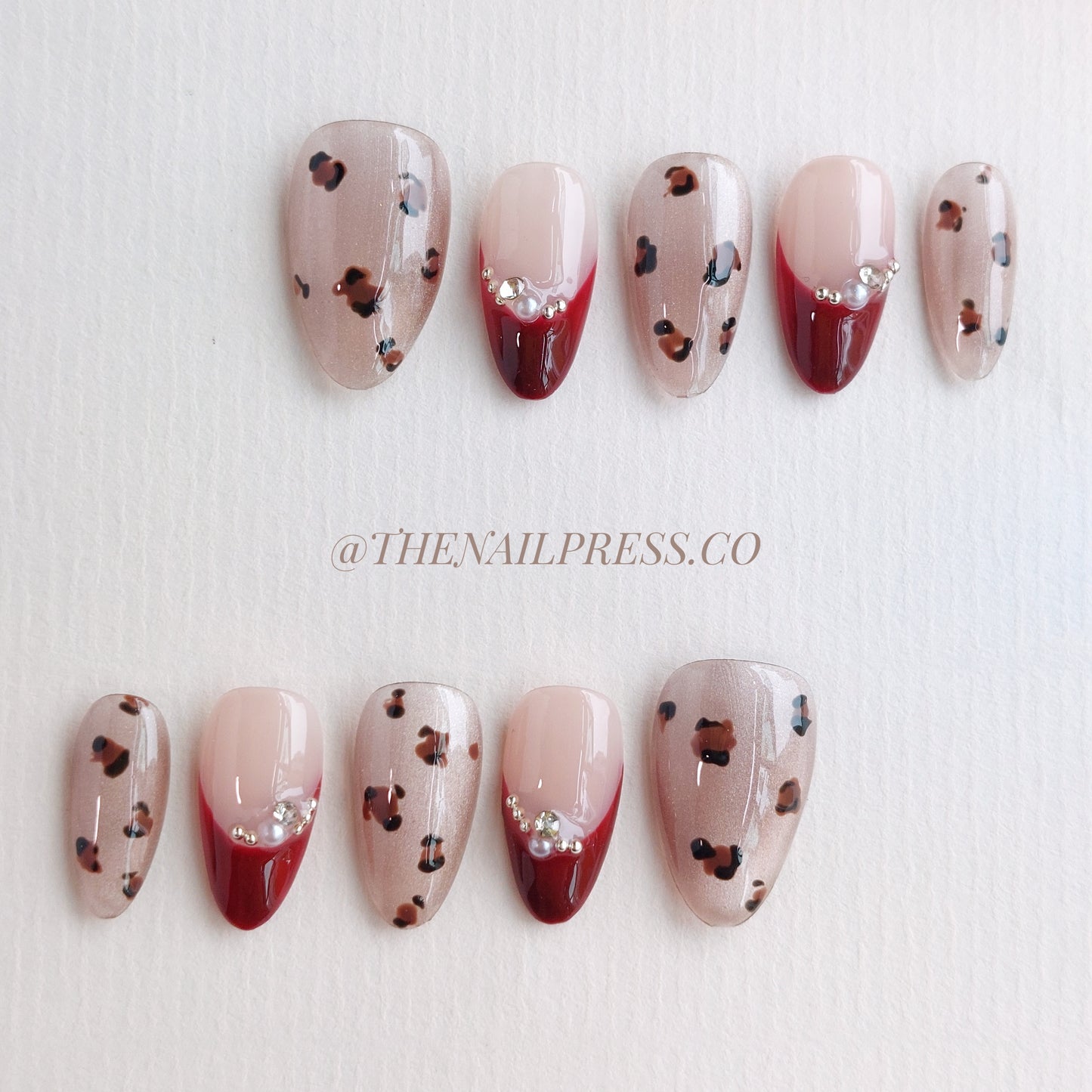 Leopard Royale – Short Almond 20mm