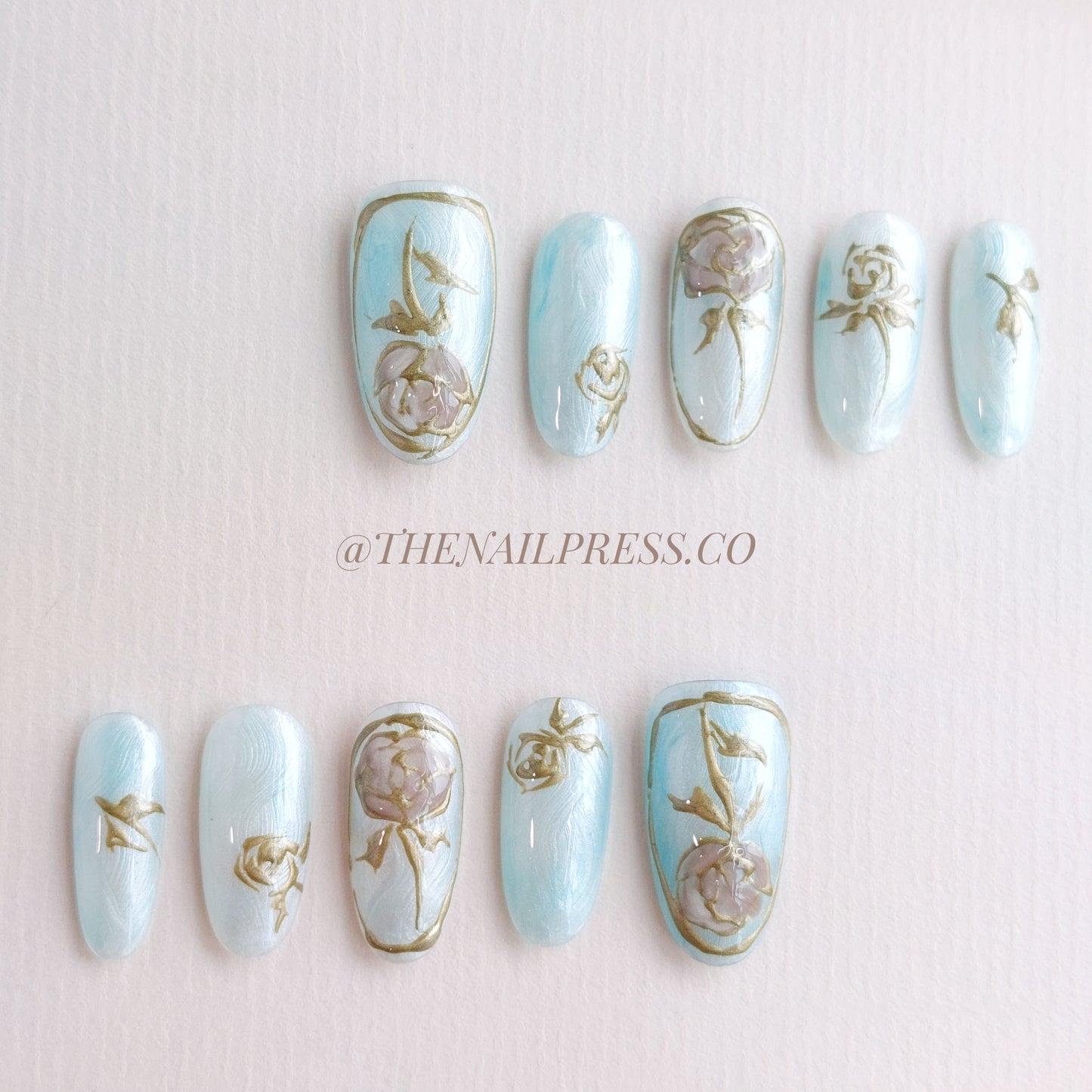 Frosted Lone Rose – Medium Oval 24mm