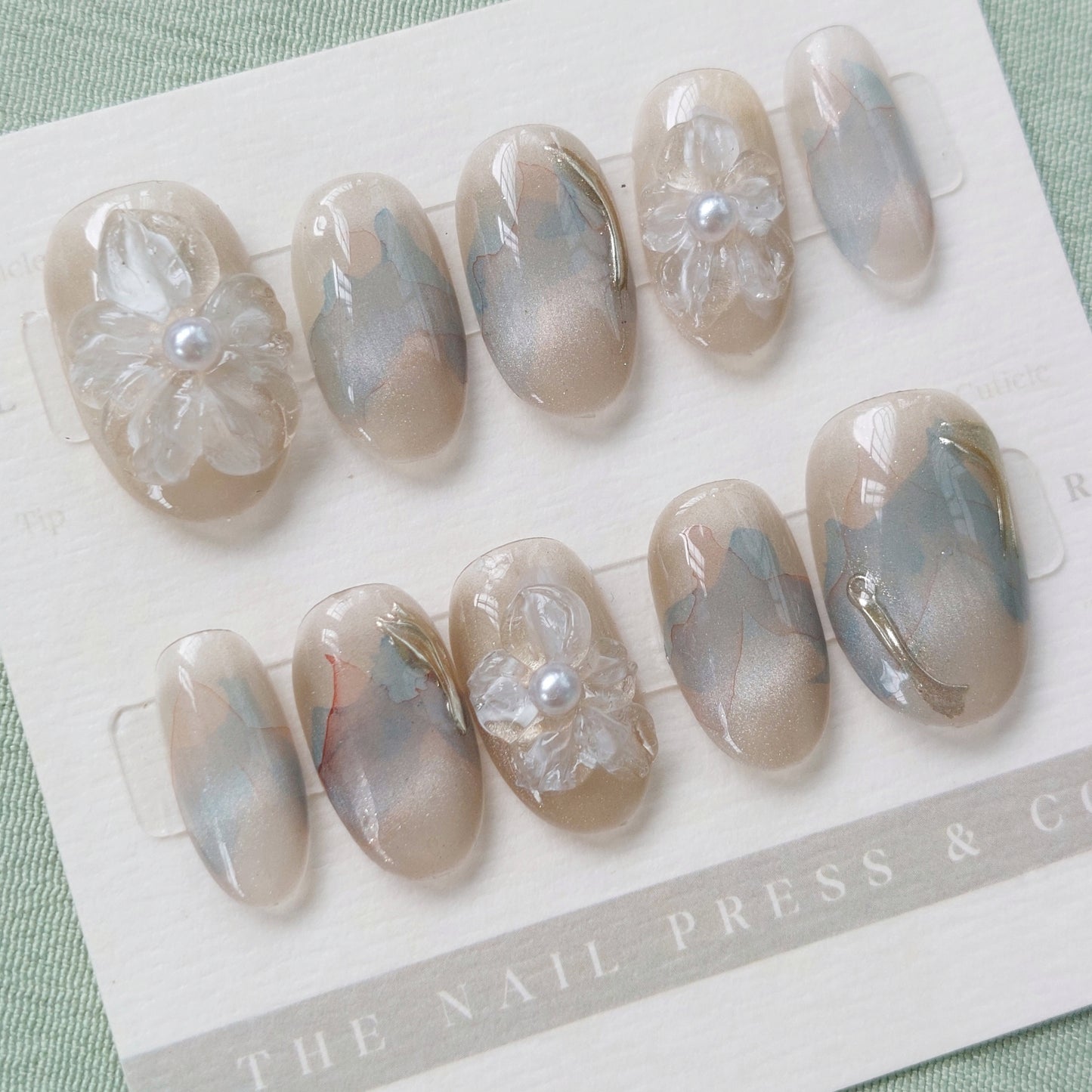 Earthbound Blooms – Medium Oval Rounded 19mm