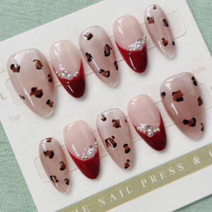 Leopard Royale – Short Almond 20mm