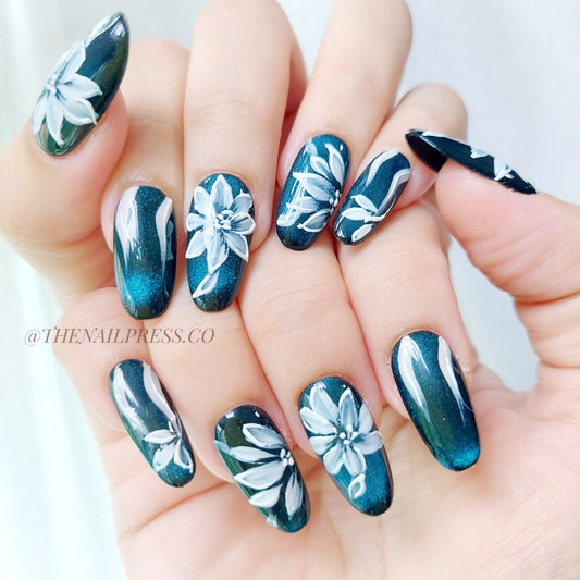 Nightfall Flowers – Medium Oval 24mm