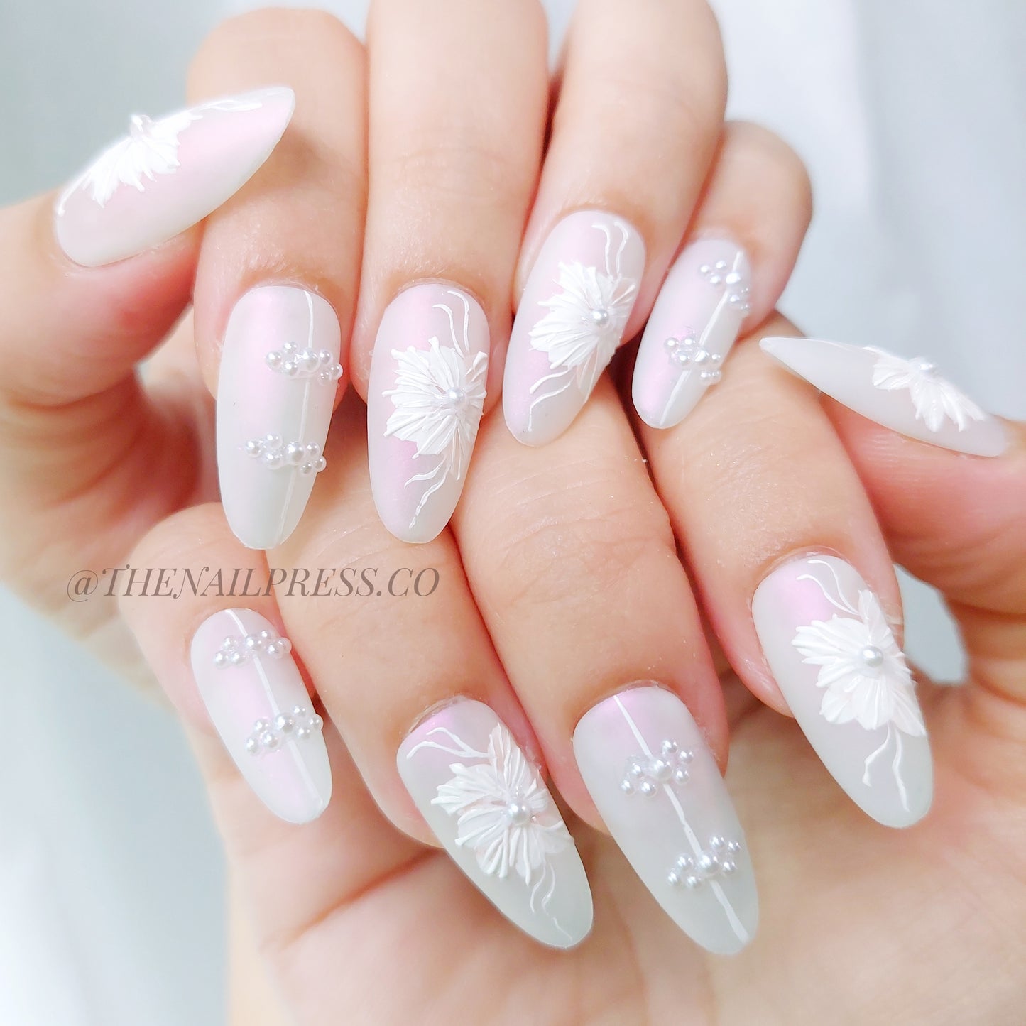 Oriental Silk Threaded Blooms – Medium Oval 24mm