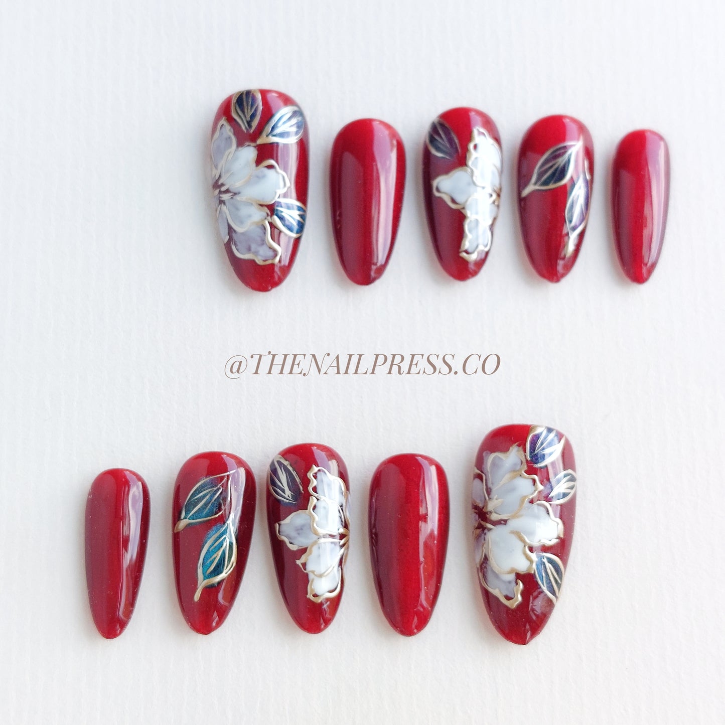 Floral Abundance – Medium Oval 24mm