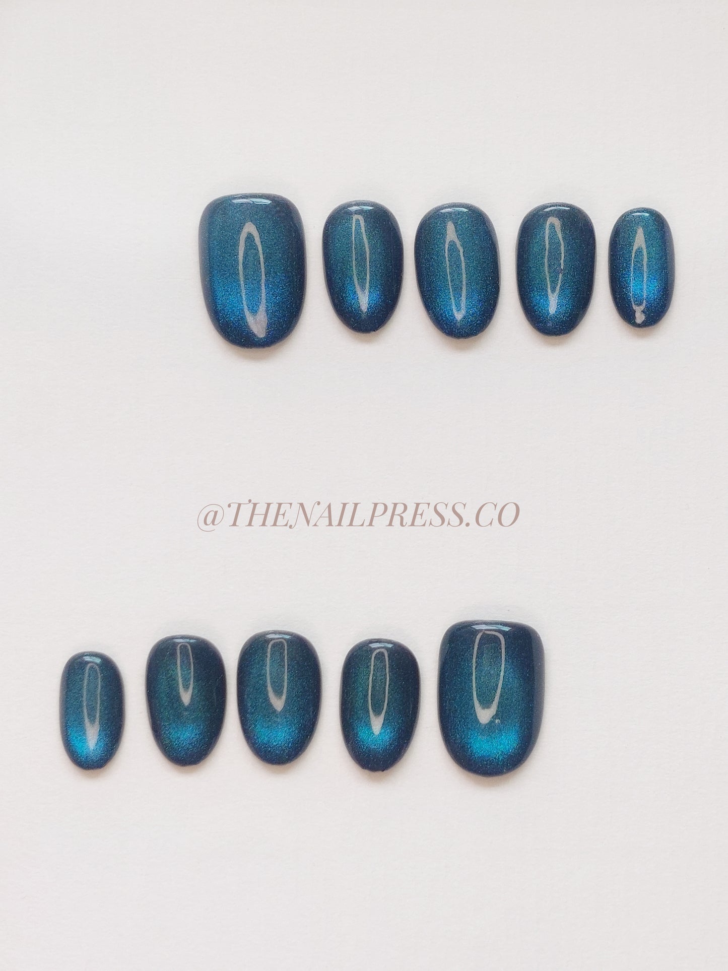 Galaxy Glow Cat-Eye – Medium Oval Rounded 19mm | Short Rounded 17mm