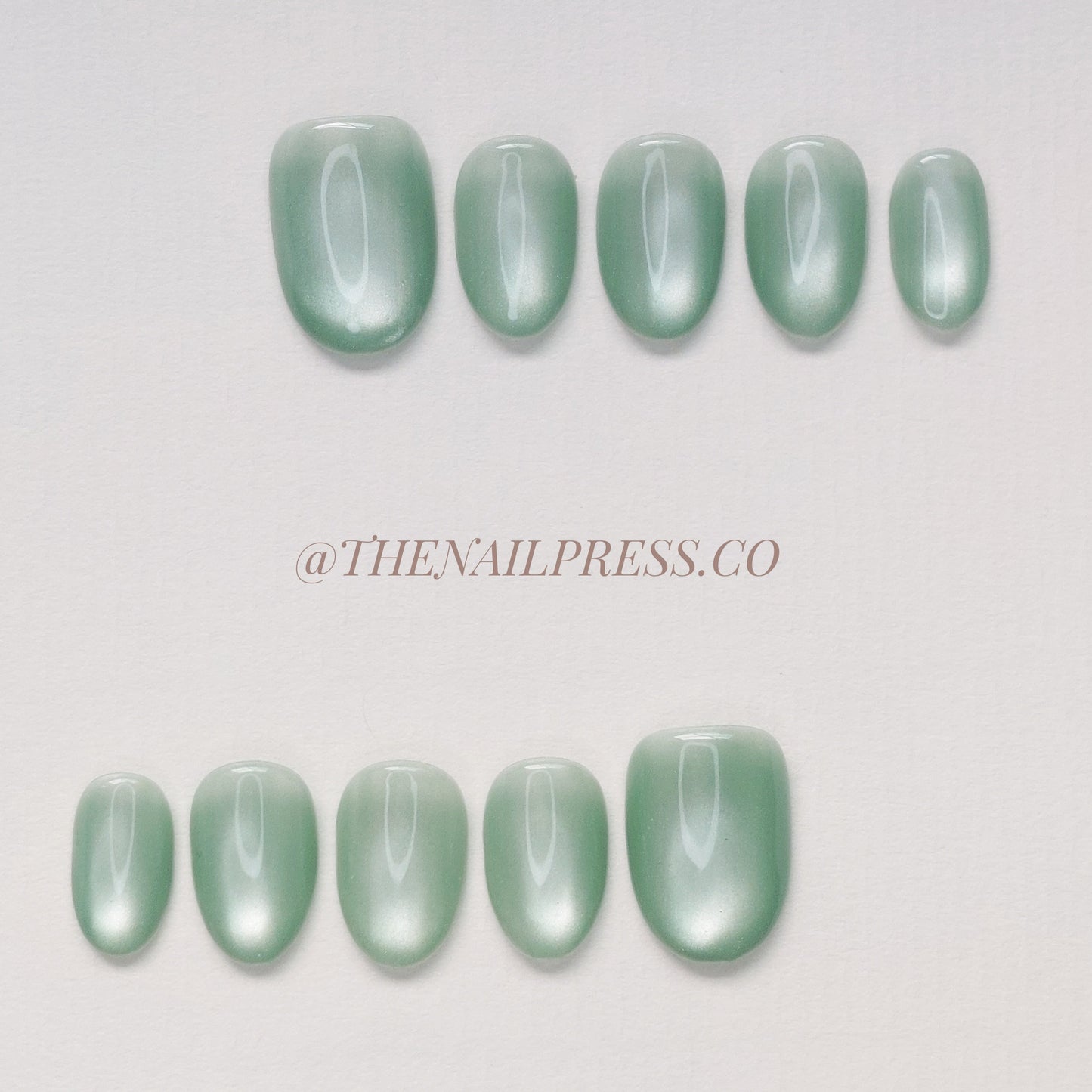 Mint Green Cat-Eye – Short Rounded 17mm