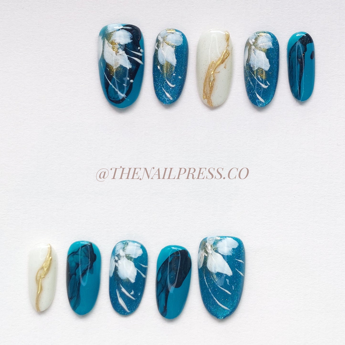 Teal Goddess – Medium Oval Rounded 19mm