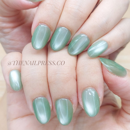 Mint Green Cat-Eye – Short Rounded 17mm