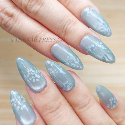 Floral Haze – Medium Almond 26mm