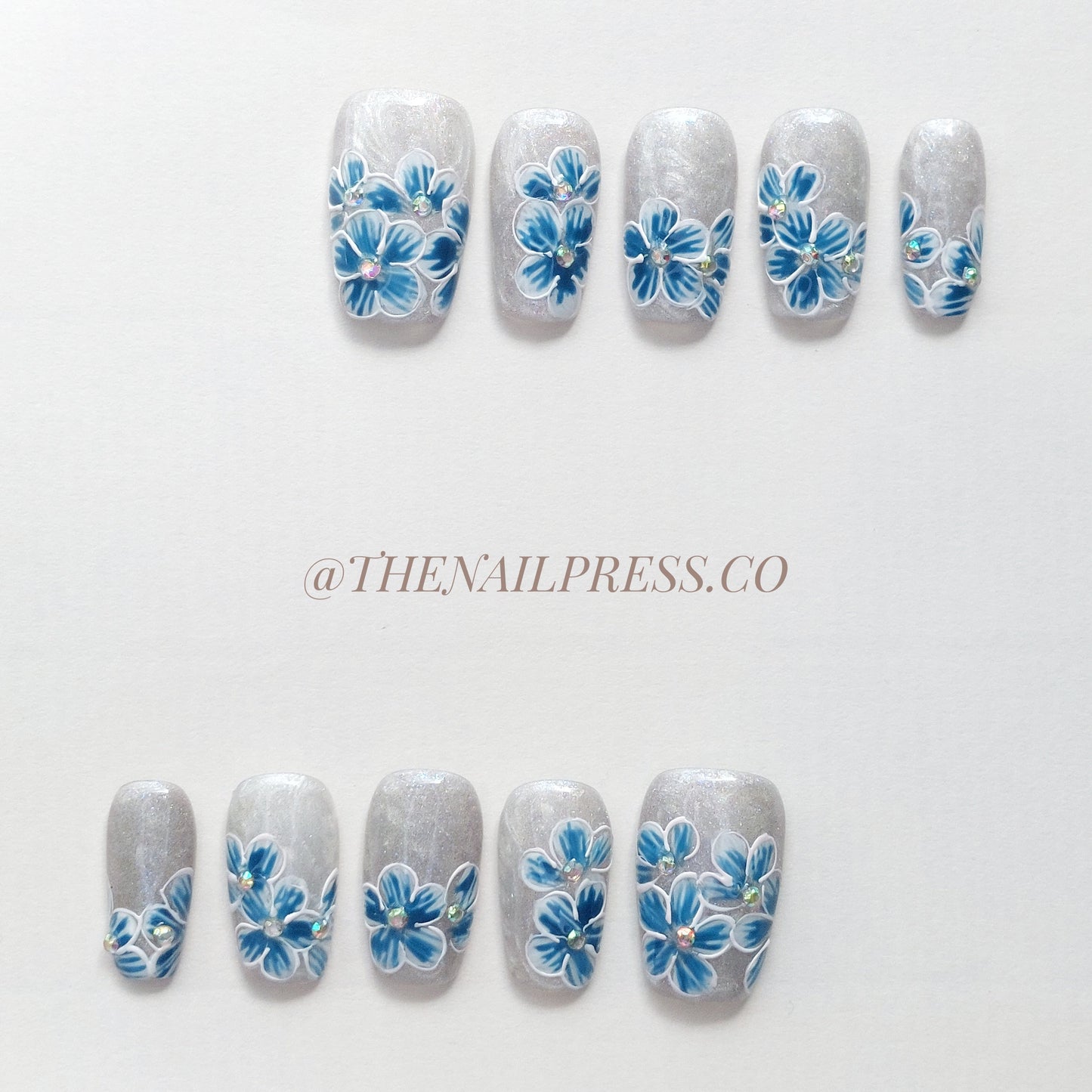 Blossoms in Mist – Medium Square 19mm