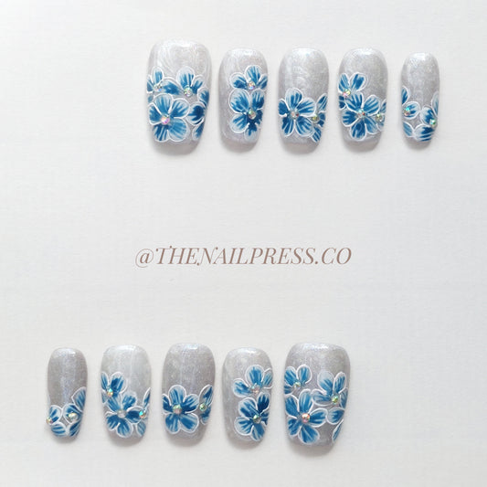 Blossoms in Mist – Medium Square 19mm