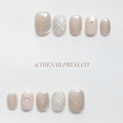 Glittering Grace – Short Squoval 16mm