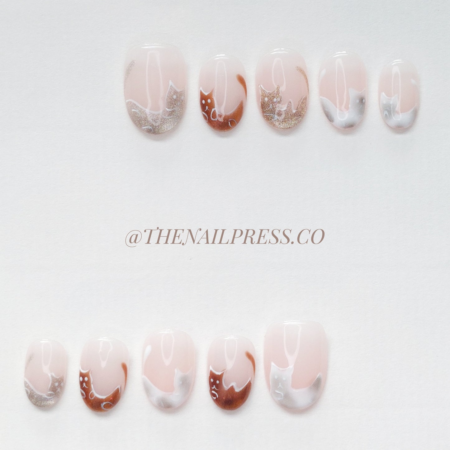 Tipsy Cats – Short Rounded 17mm