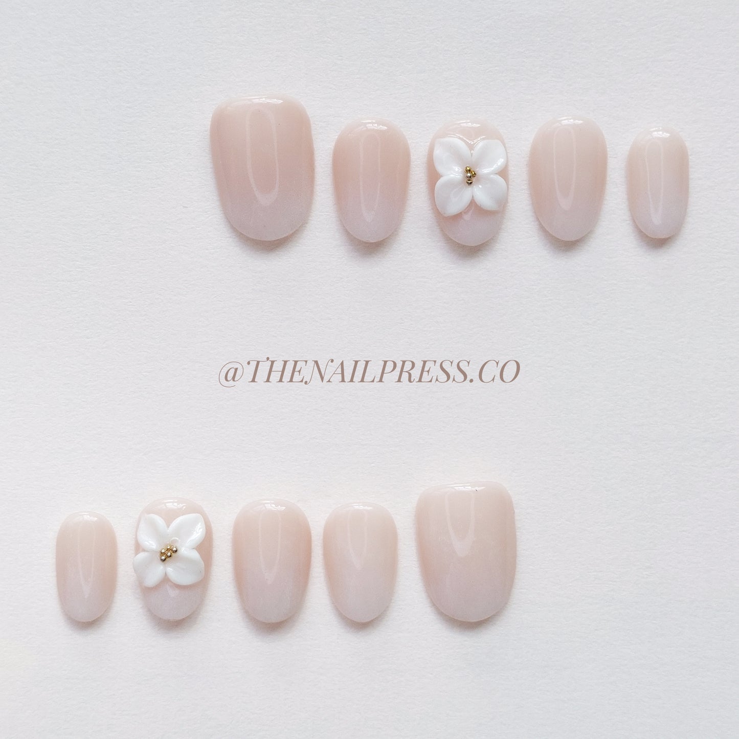 Milky Blossom – Short Rounded 17mm