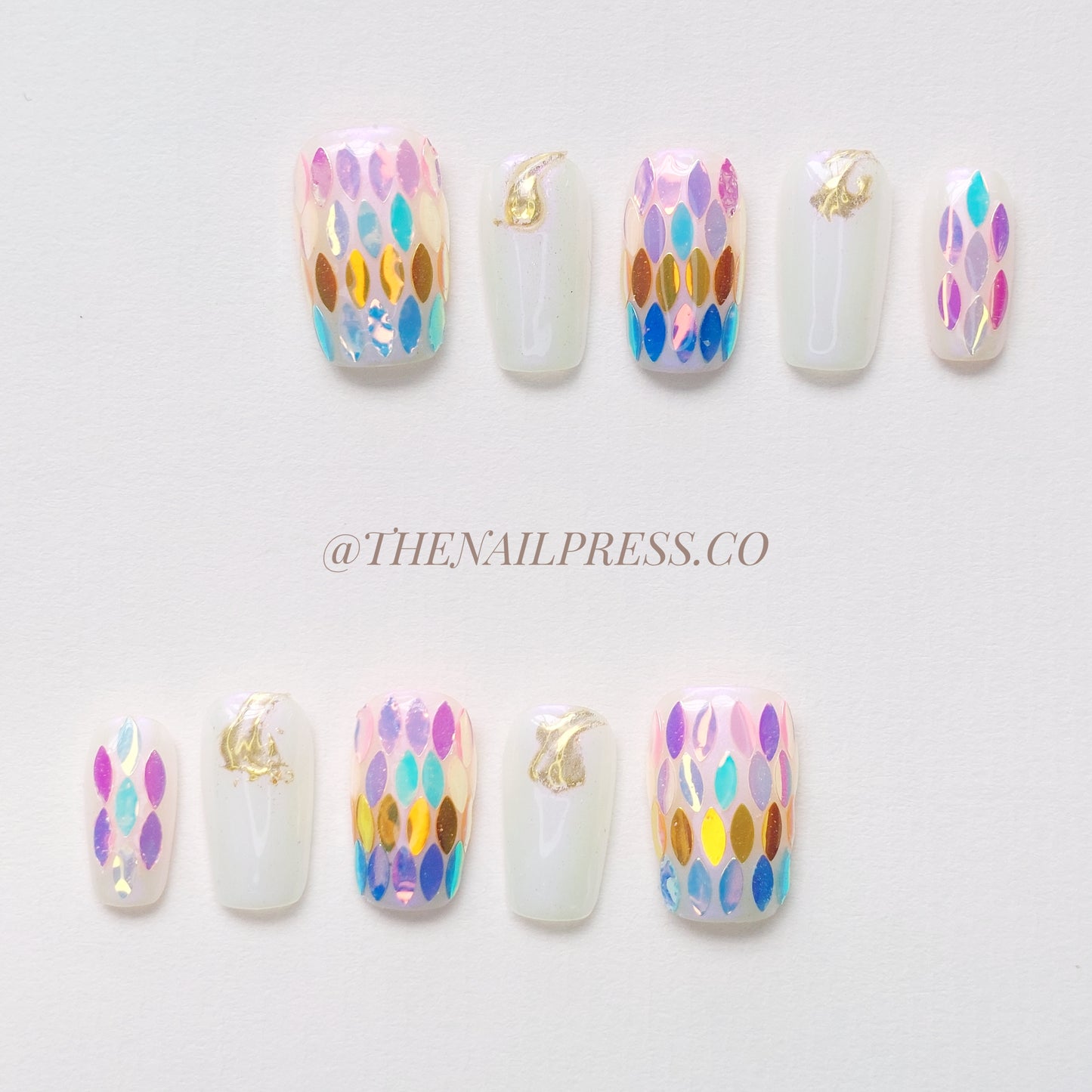 Shimmering Scales – Medium Square 19mm