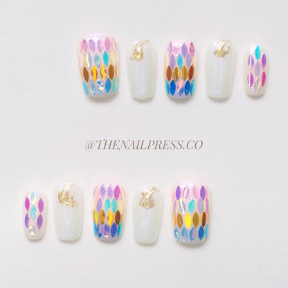 Shimmering Scales – Medium Square 19mm