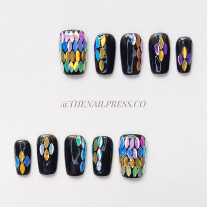 Shimmering Scales – Medium Square 19mm