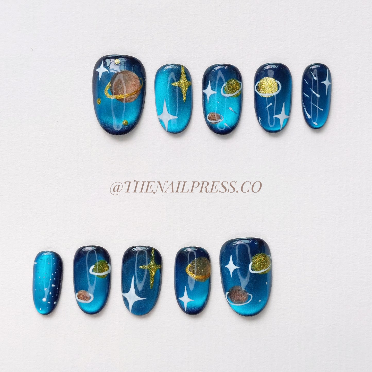 Planetary Glow – Medium Oval Rounded 19mm