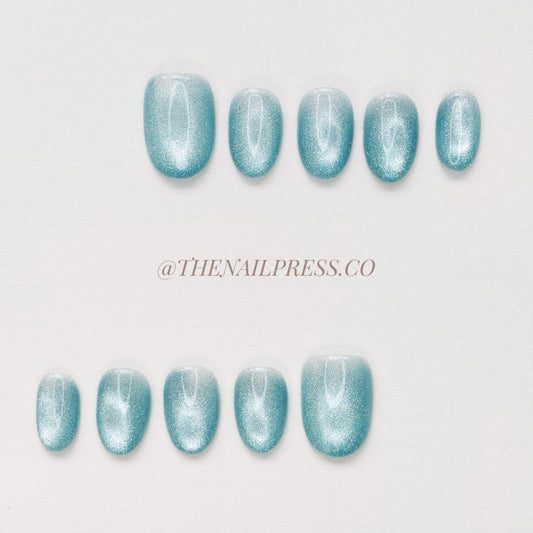 Icy Aqua Cat-Eye – Short Rounded 17mm