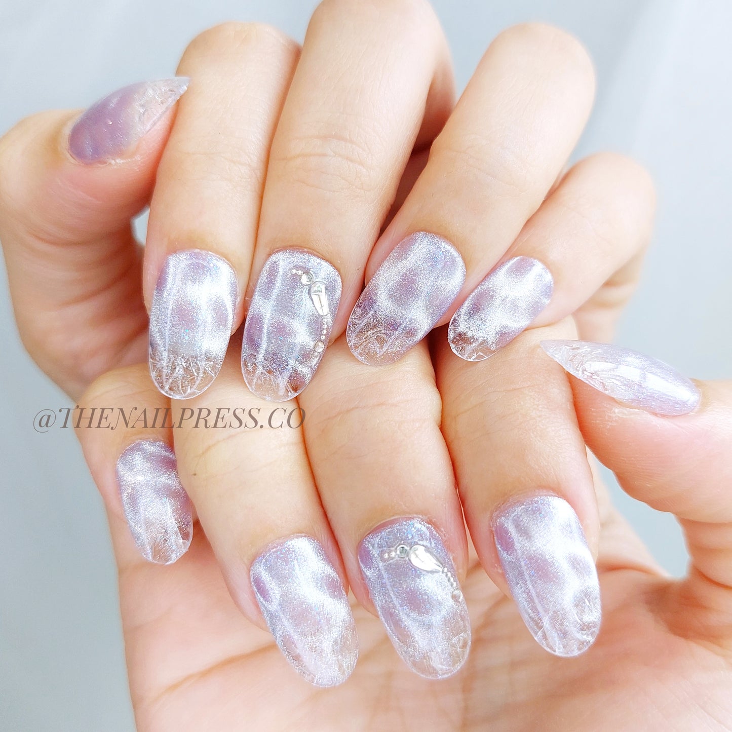 Aquatic Glow – Medium Rounded 19mm