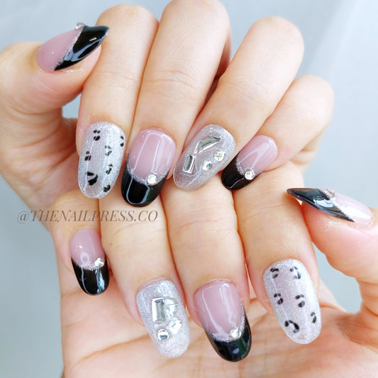 Glam Huntress – Medium Rounded 19mm